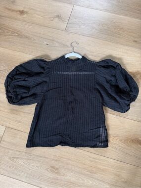 MINKPINK Black Textured Puff Sleeve Mock Neck Blouse | XS